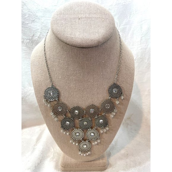 Silver costume Bib Necklace 10” Drop Fab 80’s Piece - Picture 4 of 4